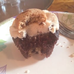 Mid-Hudson Cakes - Cookie dough cupcake