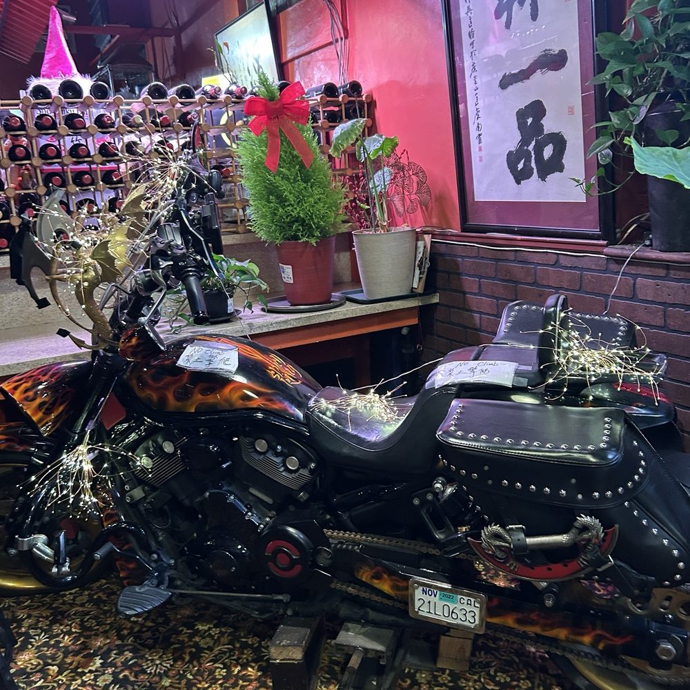 Spicy King - Motorcycle in the entry way - Szechuan Near Me - San Francisco, California Spicy King - Motorcycle in the entry way - Szechuan Near Me - San Francisco, California