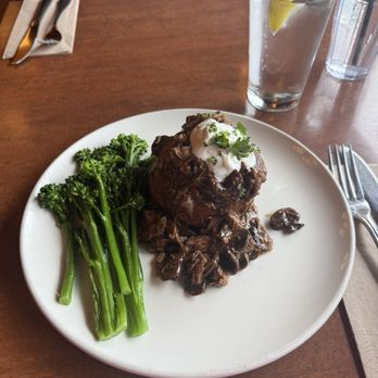 White Spot - Port Coquitlam - Breakfast & Brunch Near Me - Port Coquitlam, British Columbia White Spot - Port Coquitlam - Breakfast & Brunch Near Me - Port Coquitlam, British Columbia
