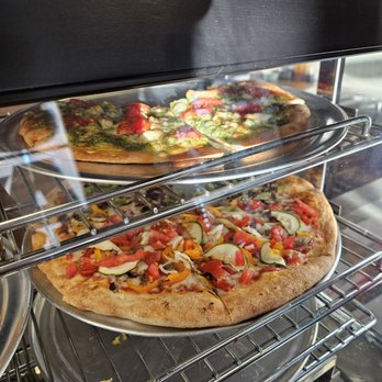 Round Pizza & Wings - Chicken Wings Near Me - Roseville, California Round Pizza & Wings - Chicken Wings Near Me - Roseville, California