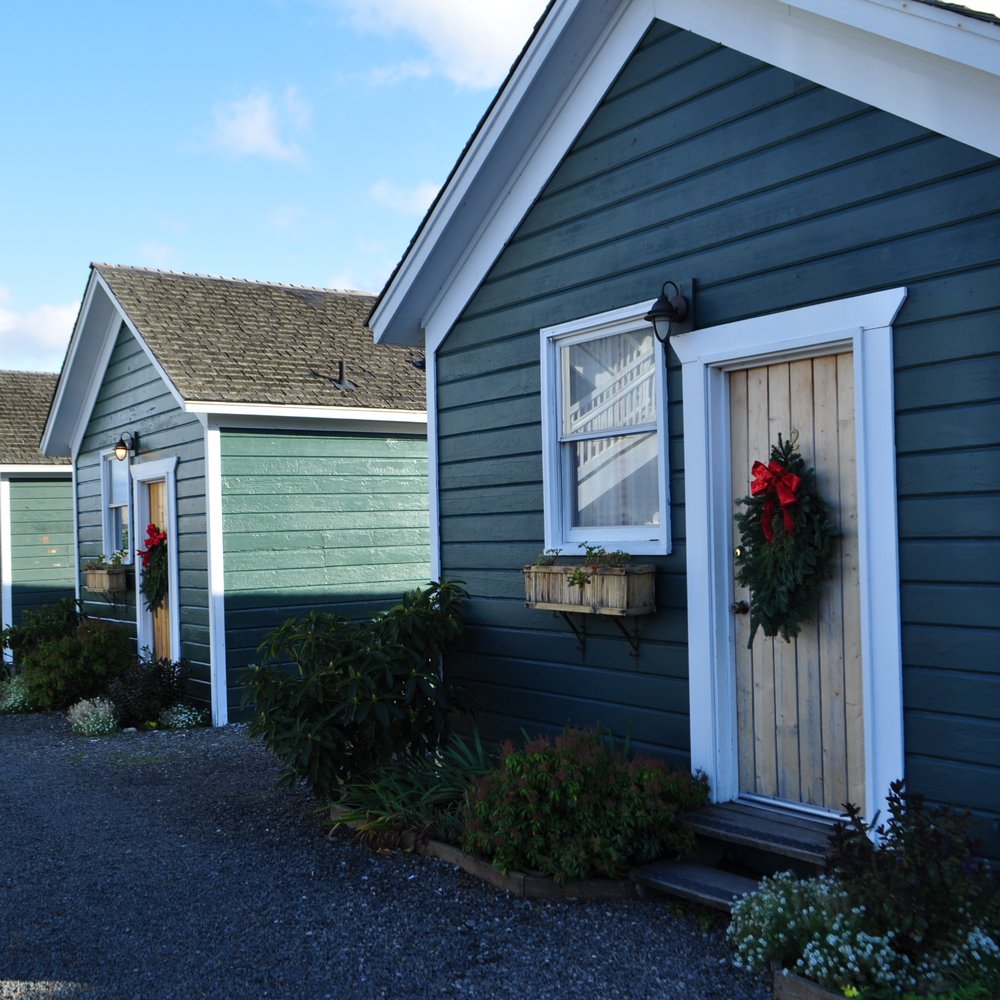 Swan Hotel - Cabins at Christmas - Hotels Near Me - Port Townsend, Washington