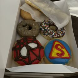 Colonial Park Donuts