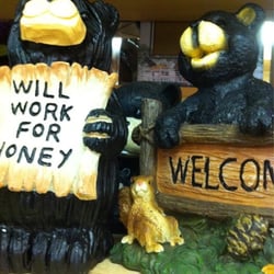Burke's Outlet - Horrible figurines