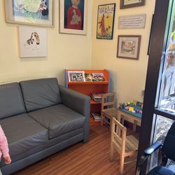 Foothill Pediatric and Adolescent Clinic - Waiting room
