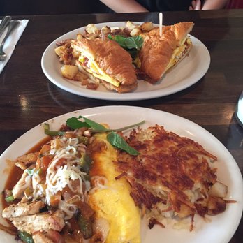 Foxy's Restaurant - Breakfast Croissant Sandwich & Chicken Fajita Omelette - Diners Near Me - Glendale, California Foxy's Restaurant - Breakfast Croissant Sandwich & Chicken Fajita Omelette - Diners Near Me - Glendale, California