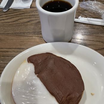 Nate'n Al's - Black/White cookie .. delicious! - Delis Near Me - Beverly Hills, California Nate'n Al's - Black/White cookie .. delicious! - Delis Near Me - Beverly Hills, California