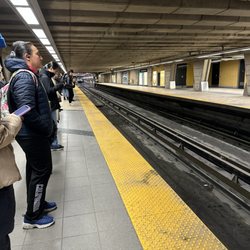 Métro Longueuil-Université-de-Sherbrooke