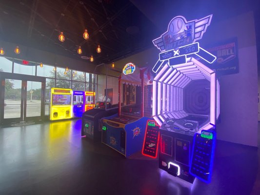 District Eat & Play by null