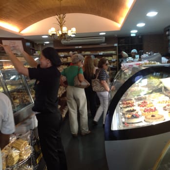 Pães e Vinhos - Diversas opções de pães, bolos e salgados deliciosos - Bakeries Near Me - Brasília, DF Pães e Vinhos - Diversas opções de pães, bolos e salgados deliciosos - Bakeries Near Me - Brasília, DF