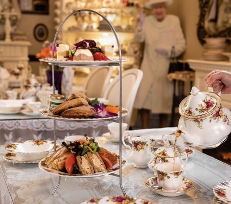 VIENNA CAFE & BISTRO by null