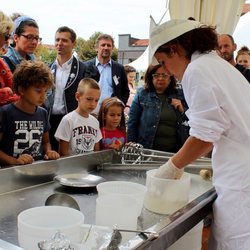 Cheese 2017 - Mozzarella in the making (kids very interested;))