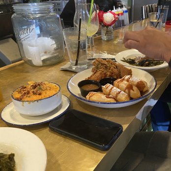 Taste Bar + Kitchen - Bacon, Gouda Mac and Cheese, Cajun Chicken Waffle, and Braised Collard Green - Cocktail Bars Near Me - Houston, Texas