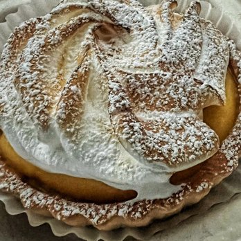 La Provence - Lilikoi meringue tart - French Near Me - Kula, Hawaii La Provence - Lilikoi meringue tart - French Near Me - Kula, Hawaii