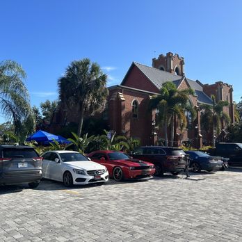 Chicho's - In the parking lot of Grand Cathedral Cigars. - Food Trucks Near Me - Tampa, Florida