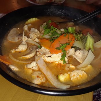 D E Thai Kitchen - Downtown - Tom yum chicken and veggies - Thai Near Me - Las Vegas, Nevada