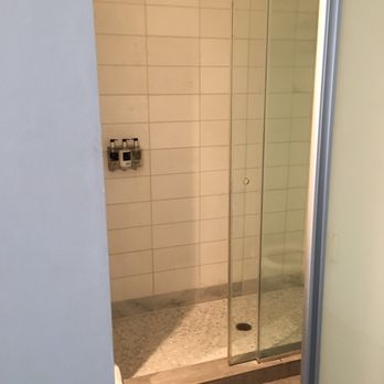 O Hotel - Shower - Hotels Near Me - Los Angeles, California