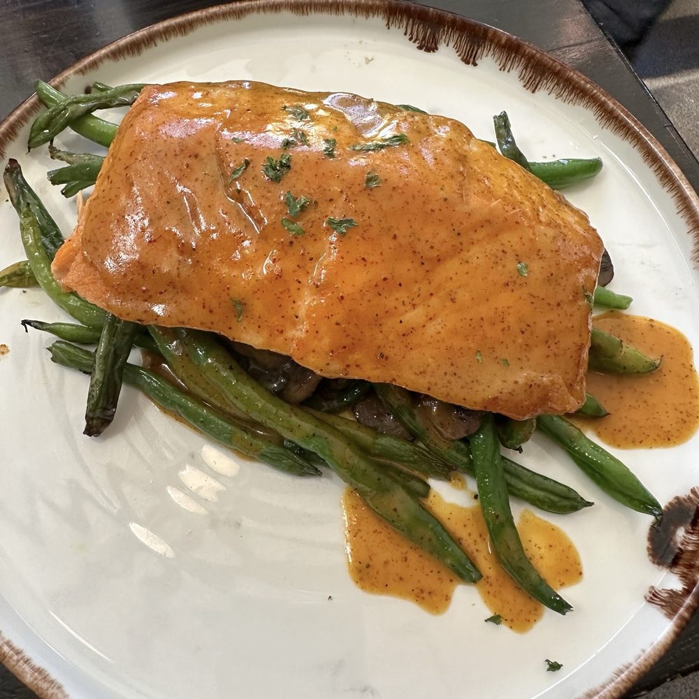 Bosscat Kitchen & Libations - CAROLINA BARBECUE SALMON with green beans instead of succotash is delicious - Bars Near Me - Orange, California Bosscat Kitchen & Libations - CAROLINA BARBECUE SALMON with green beans instead of succotash is delicious - Bars Near Me - Orange, California