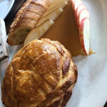 Chamard Vineyards - Baked Brie - Wineries Near Me - Clinton, Connecticut