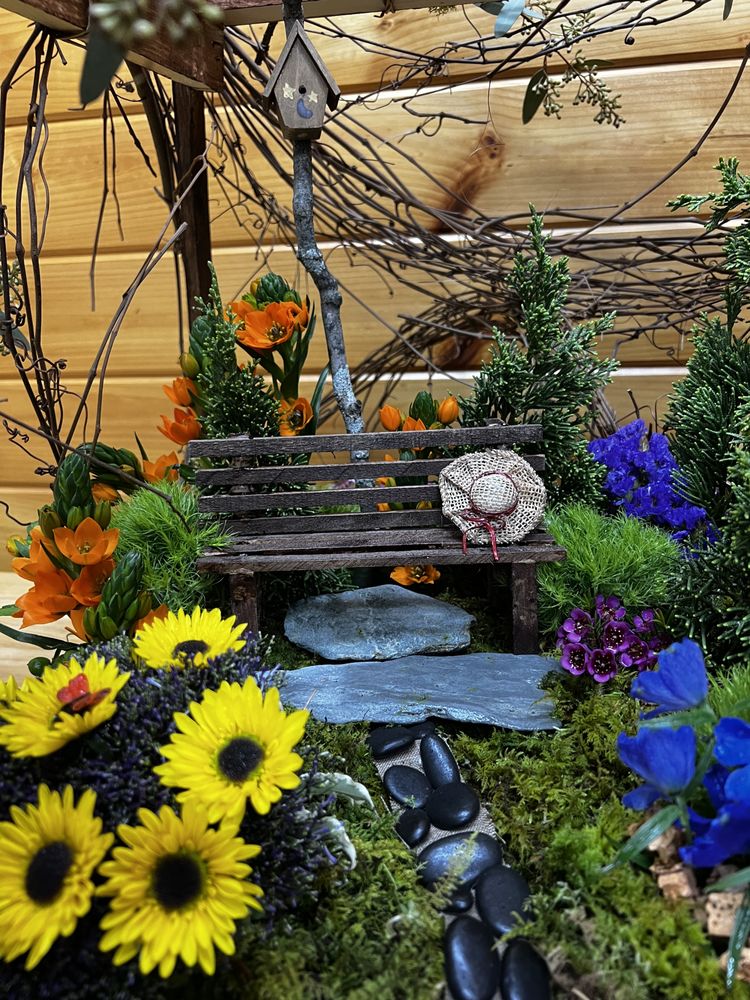 FLOWER GARDEN Updated October 2024 22 Photos 72 E Main St, ster, Massachusetts