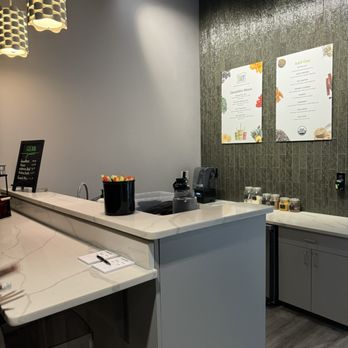 Hustle House - Uptown - Smoothie/Bar Area - Interval Training Gyms Near Me - Charlotte, North Carolina