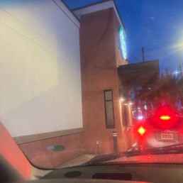 Drive-thru Drive-thru