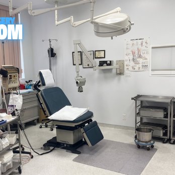 Chicago Foot Care Clinic - Podiatrists Near Me - Chicago, Illinois Chicago Foot Care Clinic - Podiatrists Near Me - Chicago, Illinois