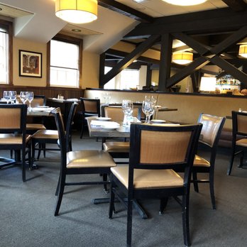 Max's - Dining room - Burgers Near Me - Auburn, California