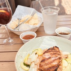 Urbano - Salmon with creamy rice and veggies! Delicious
