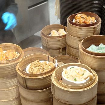 名都酒樓 - Dim sum spread on the cart. - Cantonese Near Me - Hong Kong, HK 名都酒樓 - Dim sum spread on the cart. - Cantonese Near Me - Hong Kong, HK