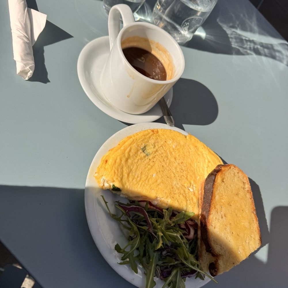 Strada Café - omelette and americano - Coffee & Tea Near Me - Paris, 75 Strada Café - omelette and americano - Coffee & Tea Near Me - Paris, 75