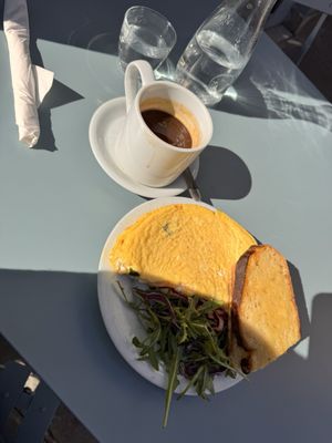 Strada Café by null