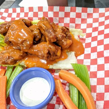 Fritangas Mexican Restaurant Silverthorne - Hot wings, fried perfectly, and served with a generous amount of their tasty hot sauce. They may be a bit small, but they give you a bunch. - Mexican Near Me - Silverthorne, Colorado Fritangas Mexican Restaurant Silverthorne - Hot wings, fried perfectly, and served with a generous amount of their tasty hot sauce. They may be a bit small, but they give you a bunch. - Mexican Near Me - Silverthorne, Colorado