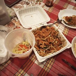 Pad tai and papaya salad Pad tai and papaya salad