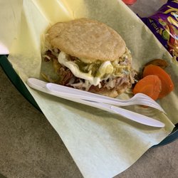 Carniceria Y Taqueria Superior - carnitas gordita with green salsa