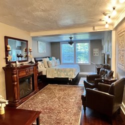 Inn At Harbour Village - Honeymoon suite