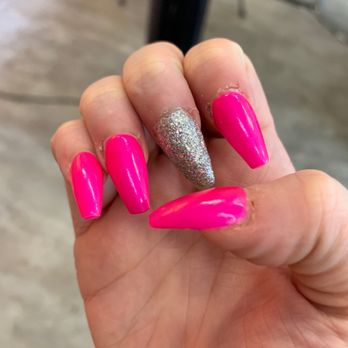Nail Essence Salon & Spa - Nail Salons Near Me - Morton Grove, Illinois