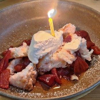 Cru Cellars - Strawberry Shortcake - Wine Bars Near Me - Tampa, Florida