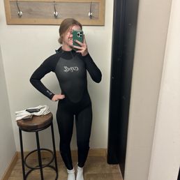 4/3 wetsuit for winter szn!!
