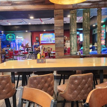 Cherry Cricket - Downtown - Restaurant - Sports Bars Near Me - Denver, Colorado