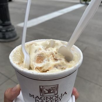 Magnolia Bakery - Classic Banana Pudding - Bakeries Near Me - Chicago, Illinois