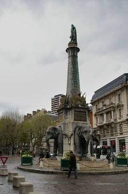 La Fontaine des Éléphants by null
