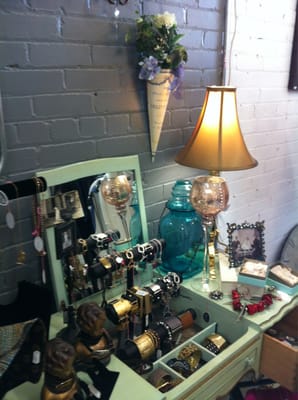 Savvy Chic Trends & Parisienne Boutique by null