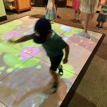 Discovery Cube Orange County - Dancing away! - Children's Museums Near Me - Santa Ana, California Discovery Cube Orange County - Dancing away! - Children's Museums Near Me - Santa Ana, California