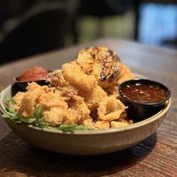 Raglan Public House - Calamari seafood