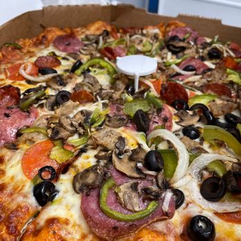 Round Table Pizza - King Arthur's Supreme - Pizza Near Me - Lathrop, California