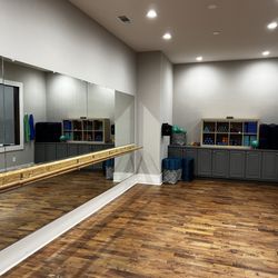 Elevate Performing Arts Center - Barre Studio at Elevate