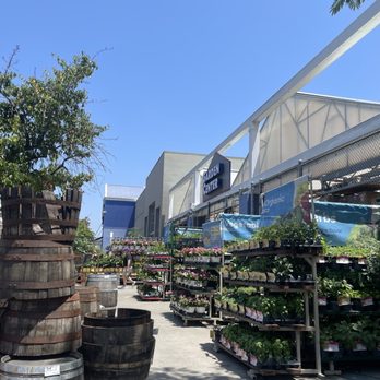 Lowe's Home Improvement - Garden Dept - Home Decor Near Me - Burbank, California Lowe's Home Improvement - Garden Dept - Home Decor Near Me - Burbank, California
