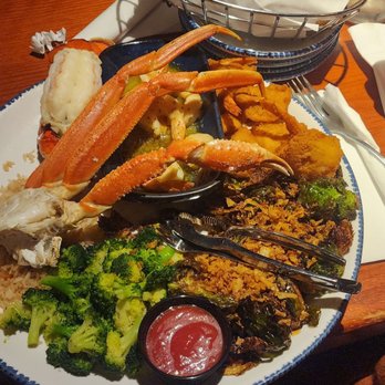 Red Lobster - Ultimate Feast - Seafood Near Me - Gainesville, Georgia