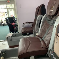 Fine Touch Nails - Clean and great service