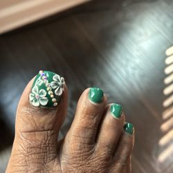 Morgan Nails - Pedicure w/ diamonds and flower design